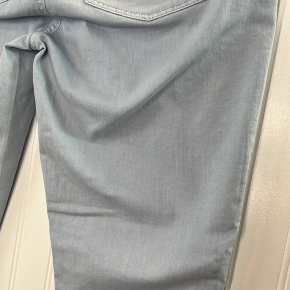 LOFT Skinny Crop with Frayed Hem Light Wash 8 / 29 - Picture 9 of 15